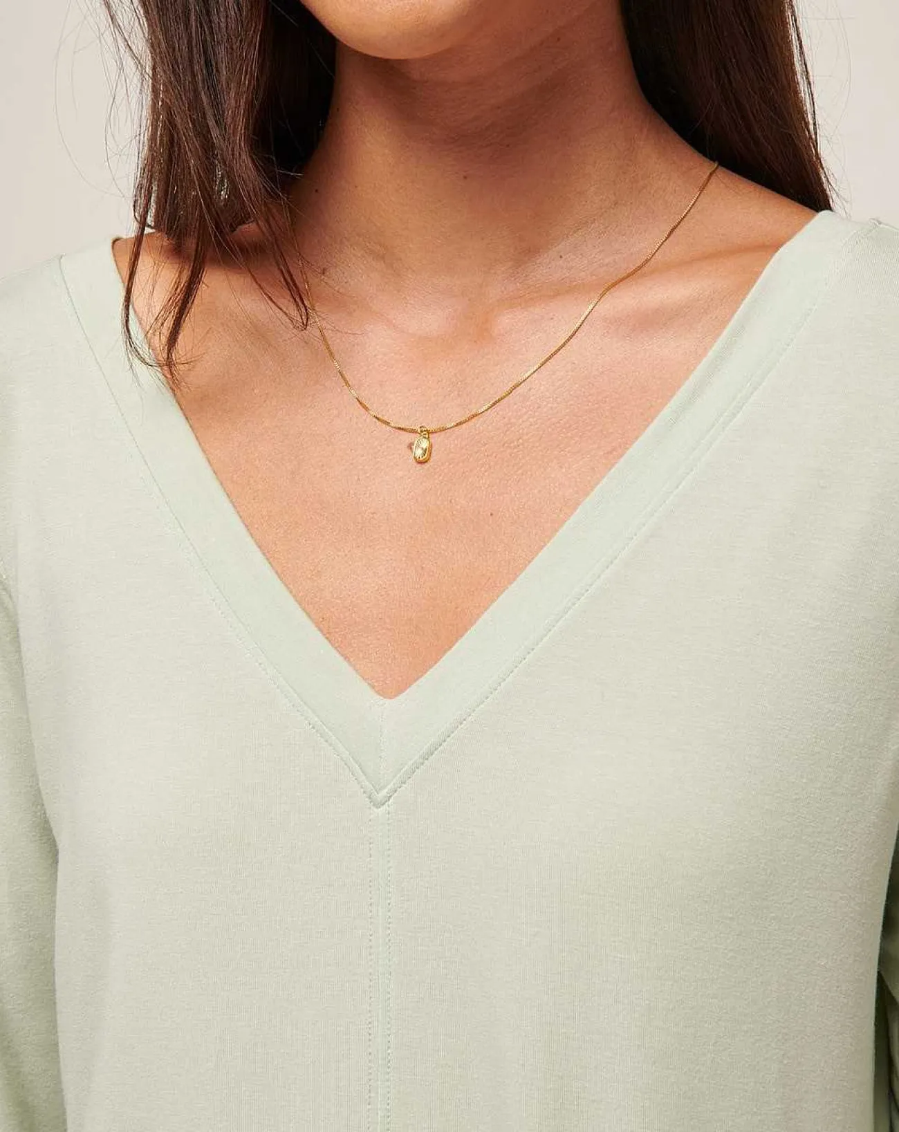 TravisMathew Shirts & Tops>Bay Waves Vneck Top