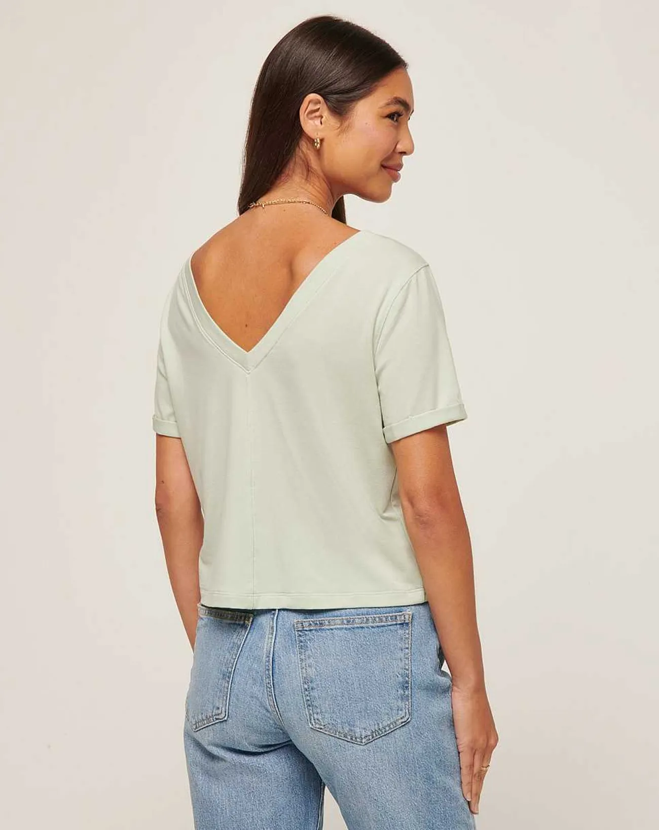 TravisMathew Shirts & Tops>Calm Waters Vneck Top