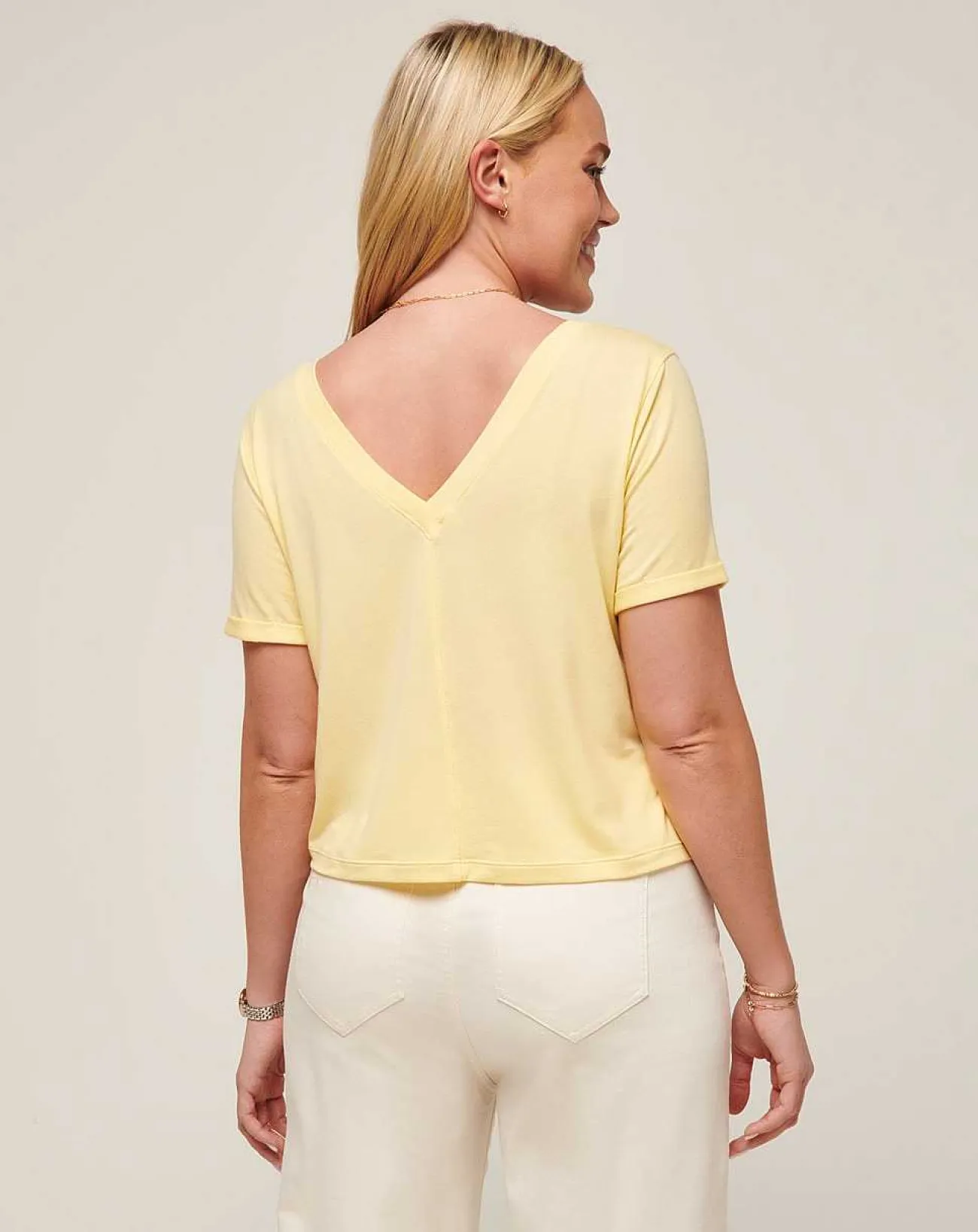 TravisMathew Shirts & Tops>Calm Waters Vneck Top