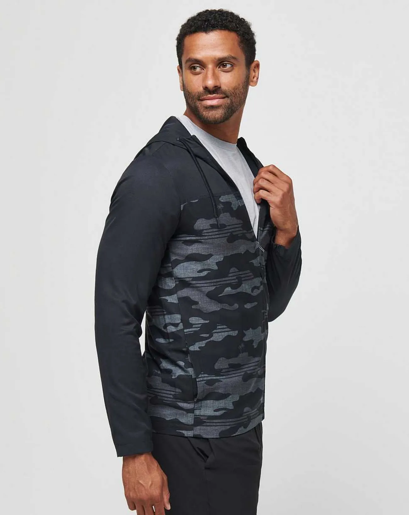 TravisMathew Hoodies & Sweatshirts>Camo Tech Hoodie