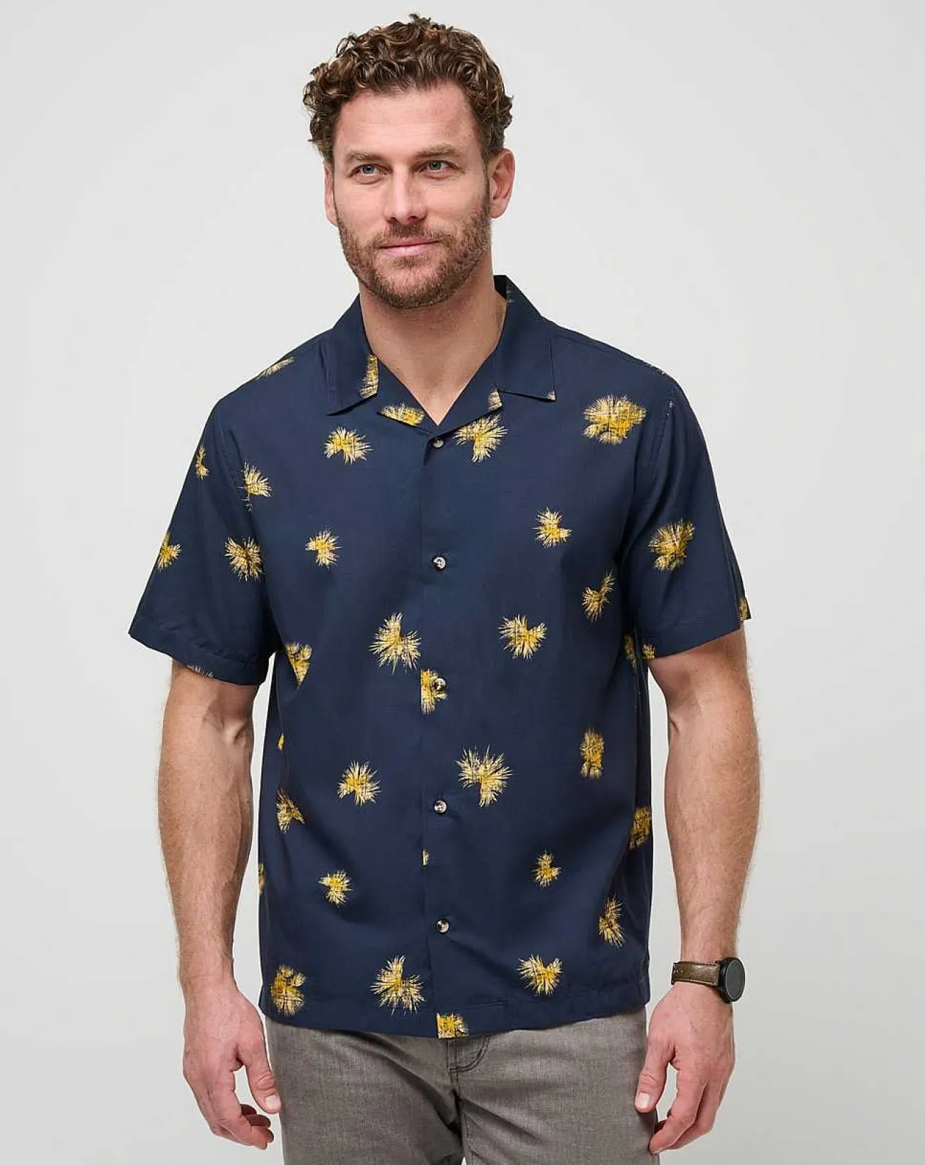 TravisMathew Polos>Casino Holiday Button-Up