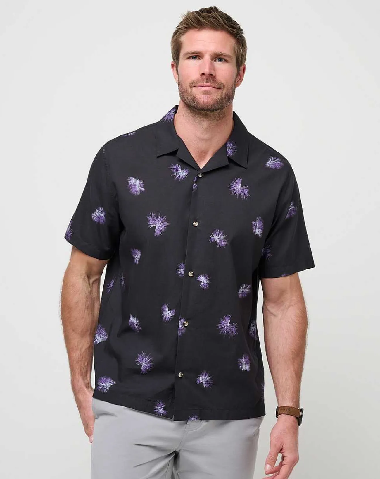 TravisMathew Polos>Casino Holiday Button-Up