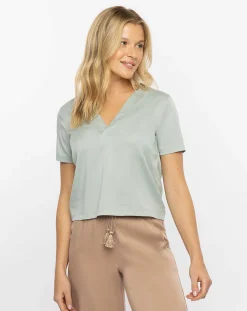 TravisMathew Shirts & Tops>Chase The Light V-Neck Top