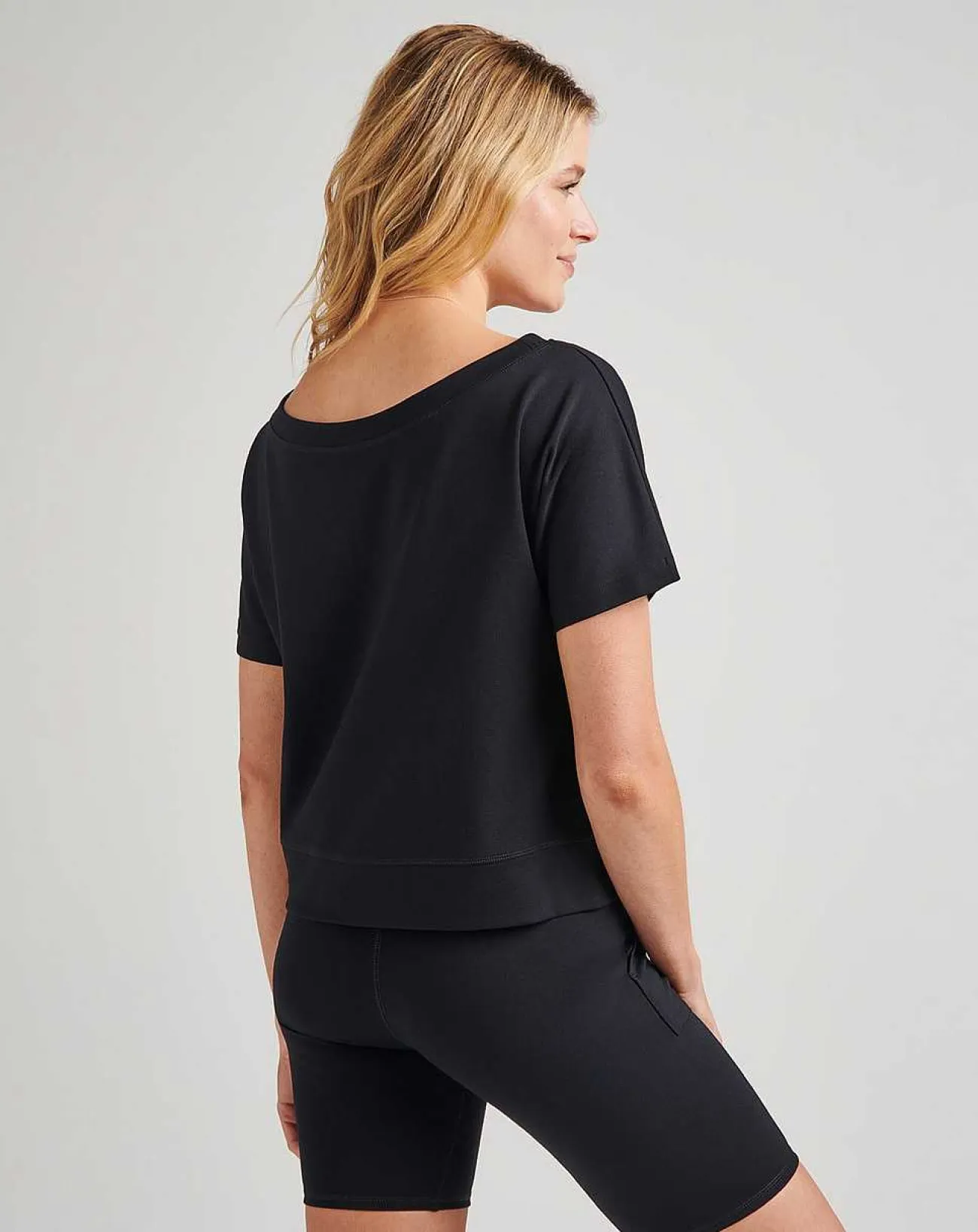 TravisMathew Shirts & Tops>Cleopatra Ponte Top