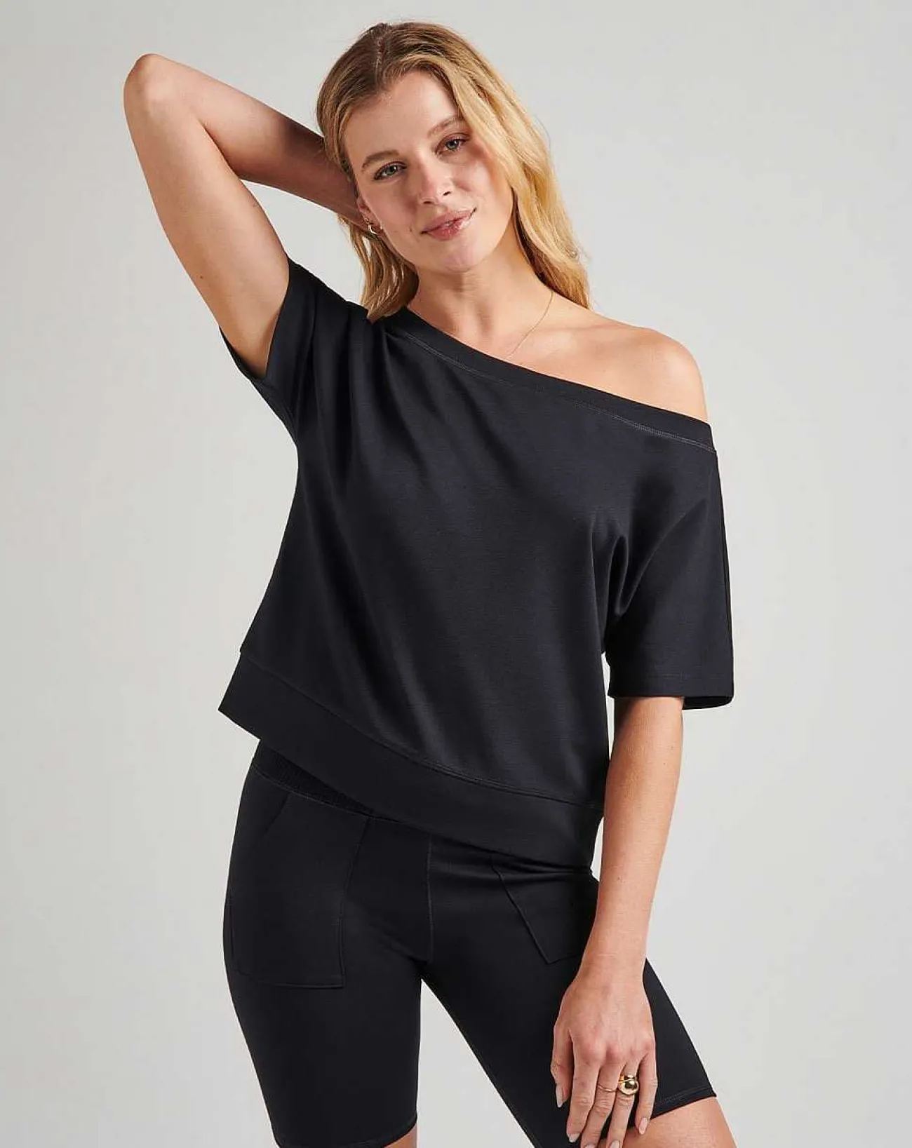 TravisMathew Shirts & Tops>Cleopatra Ponte Top