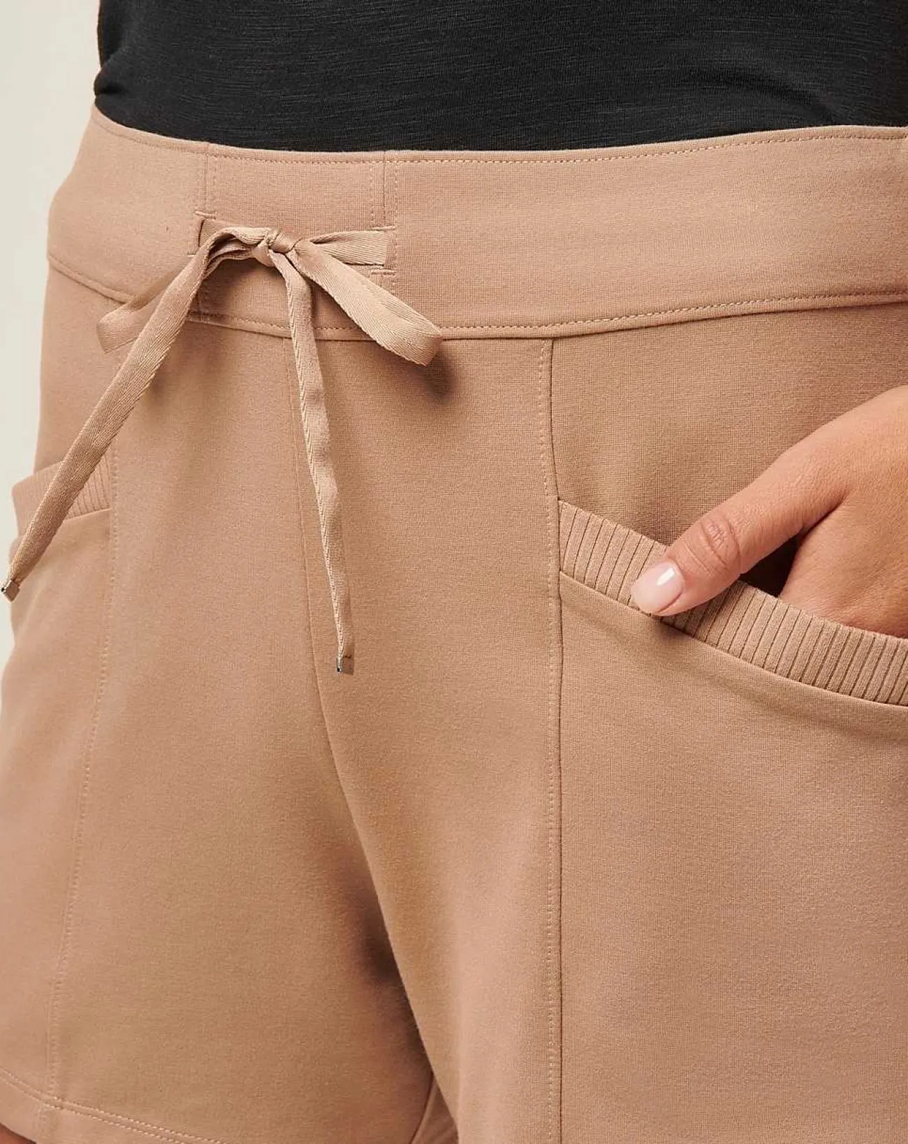 TravisMathew Shorts>Friday Ponte Pocket Short