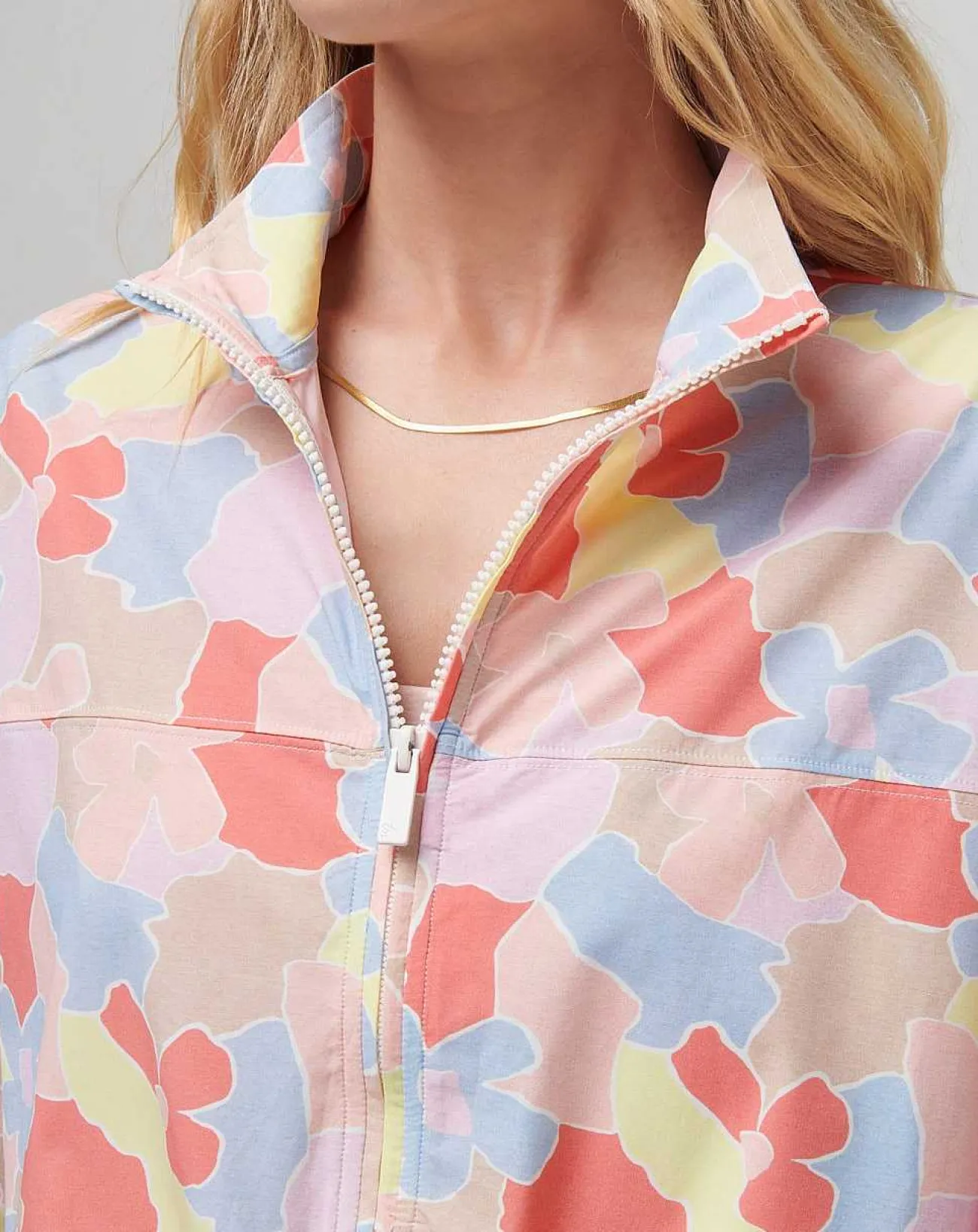 TravisMathew Jackets>Girls Weekend Tech Woven Jacket