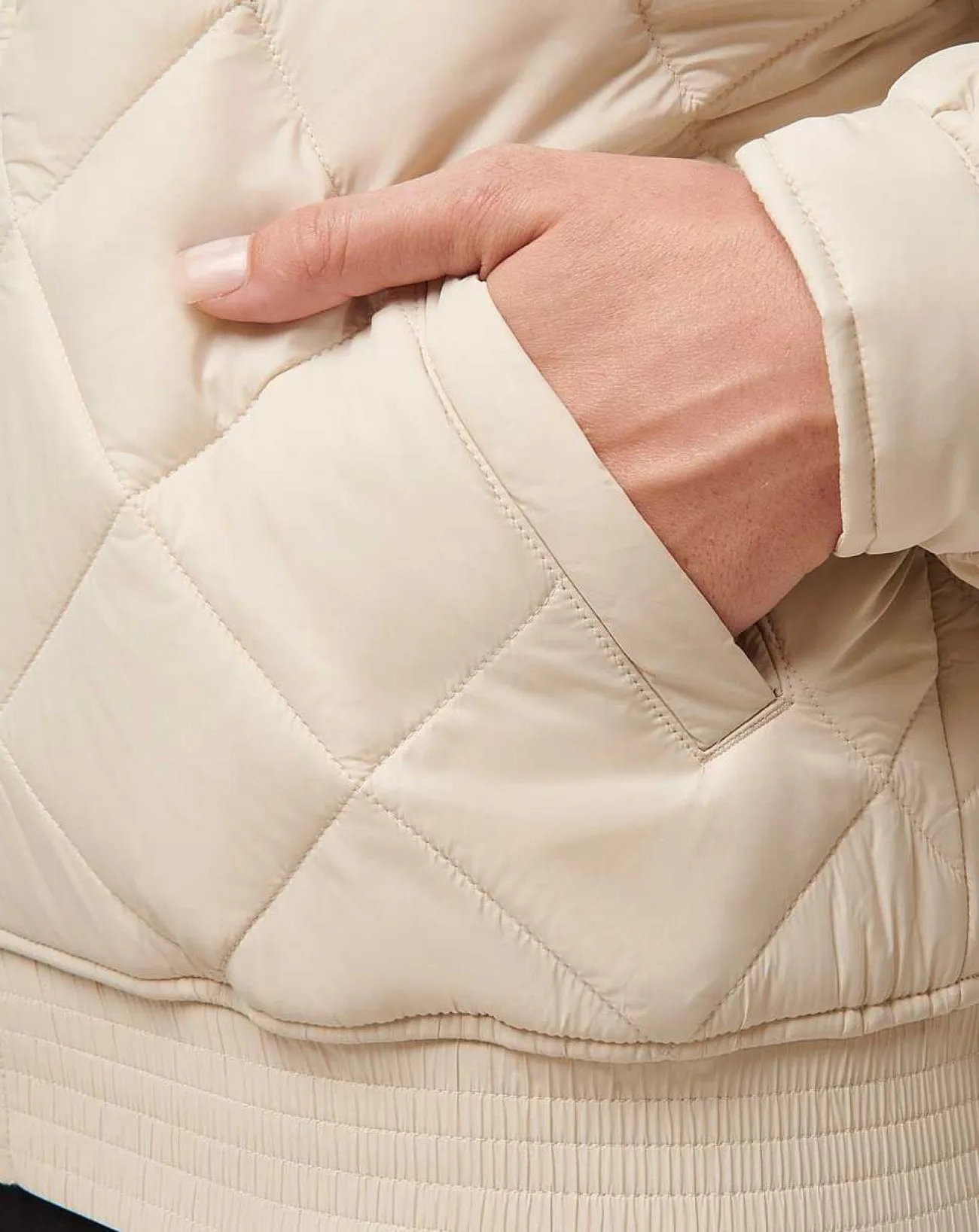 TravisMathew Jackets>Lights At Night Quilted Jacket