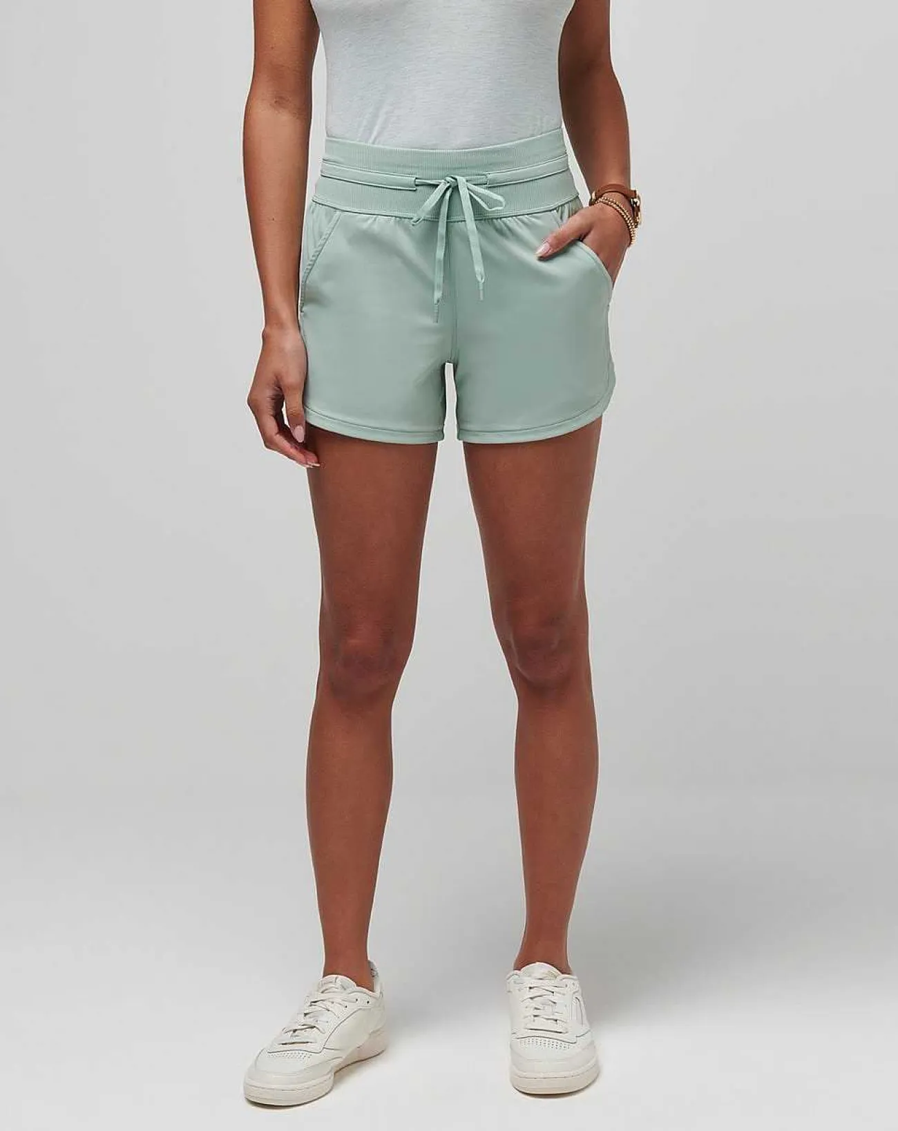 TravisMathew Shorts>Moveknit Tie Short