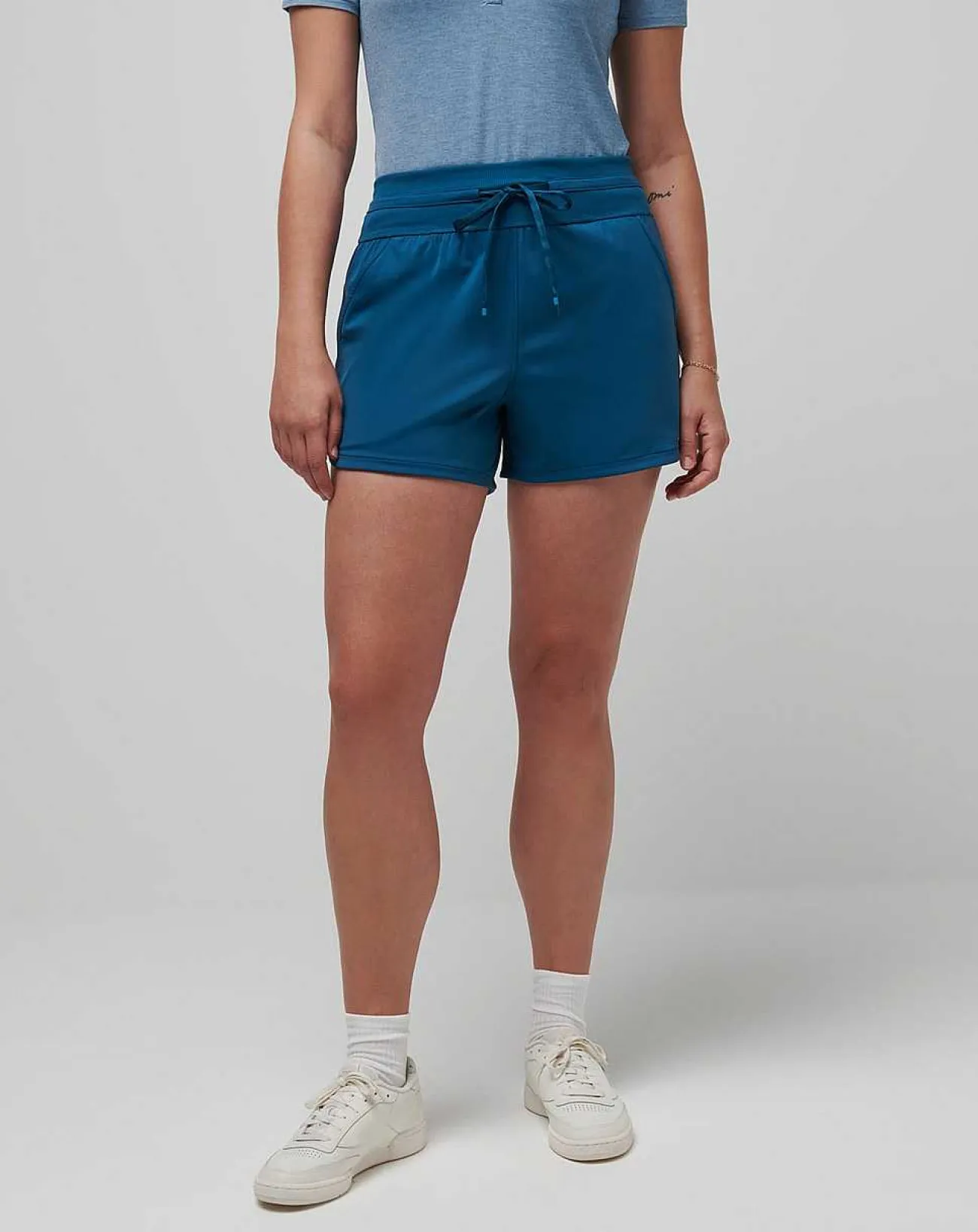 TravisMathew Shorts>Moveknit Tie Short
