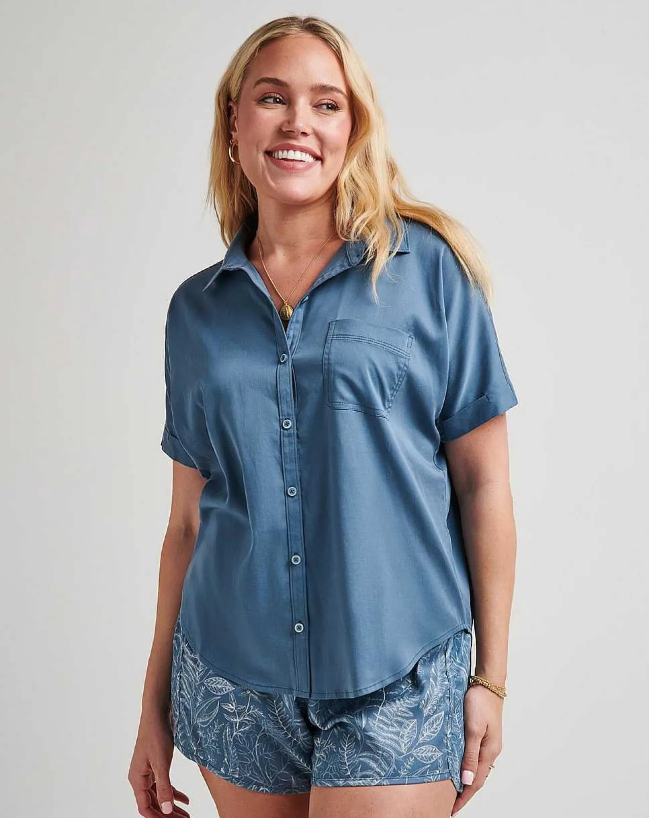 TravisMathew Shirts & Tops>Seaside Bliss Tie Front Top